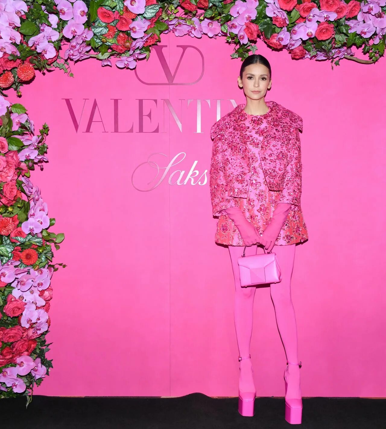 Цвет валентино. Валентино Пинк. Valentino Pink PP collection. Коллекция Валентино розовый цвет.