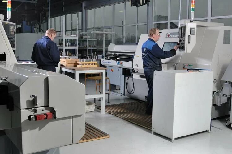 Biesse станки. Стул для оператора станка с чпу. Оснащение рабочего места оператора станка с чпу. Deckel-maho dmu 50 m. Станок с чпу по металлу dmu 200.