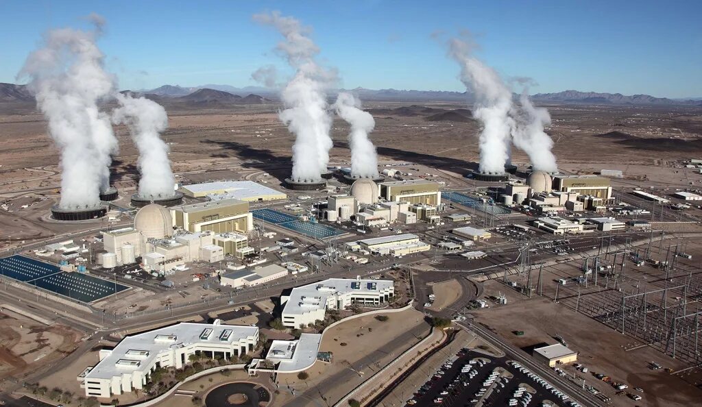 Какая электростанция самая крупная. АЭС Palo Verde, США. Атомная станция Пало Верде. Самая большая атомная электростанция в мире. Электростанция АЭС США.