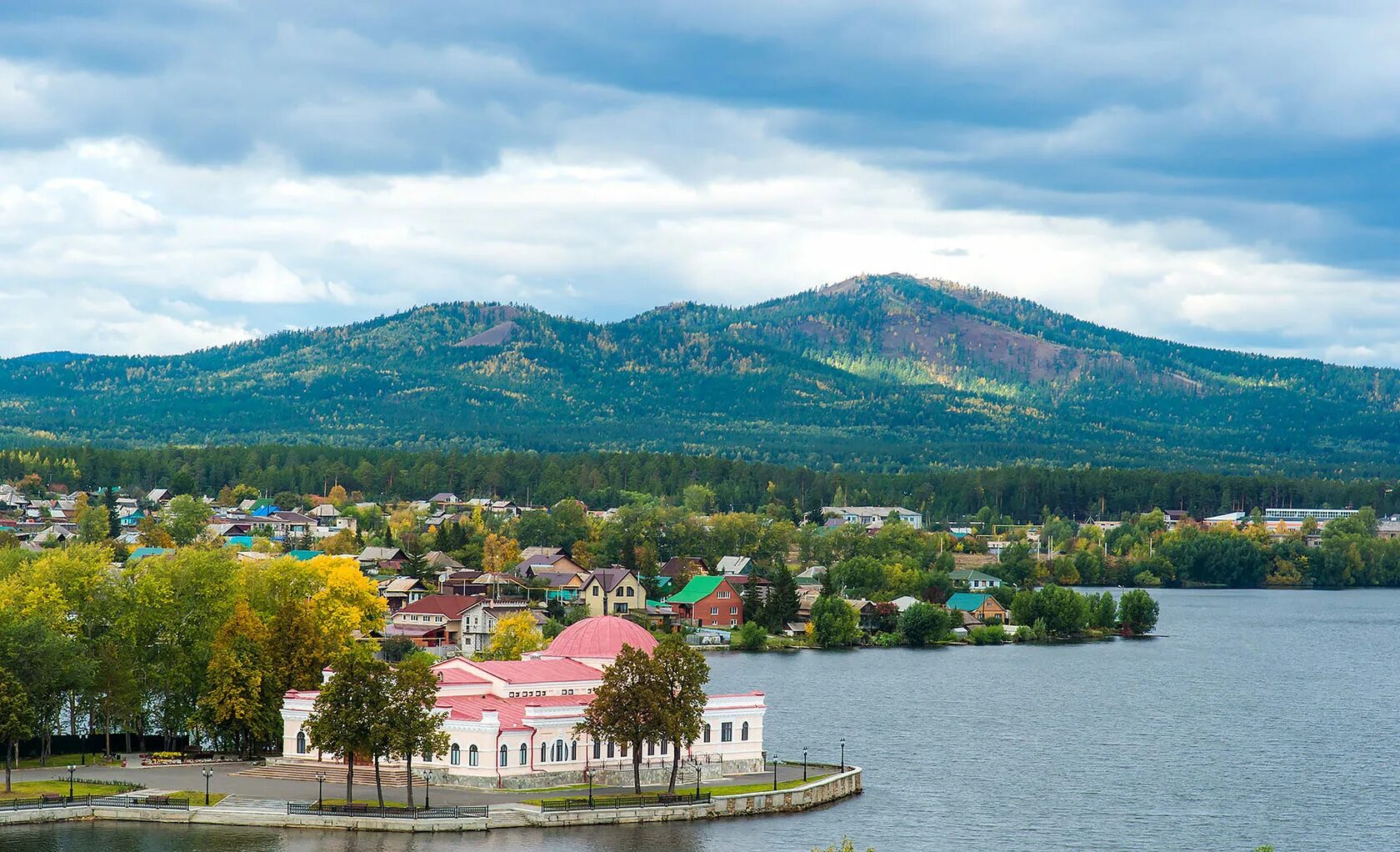 Город кыштым уральская венеция. Кыштым современный. Кыштым центр города. Кыштым челябинская область. Город кыштым челябинской области.