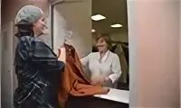 Свежие вакансии пенсионерам женщинам минск. Гардеробщица пенсионерка. вакансии для пенсионеров. пенсионер в офисе. подработка пенсионеру женщине.