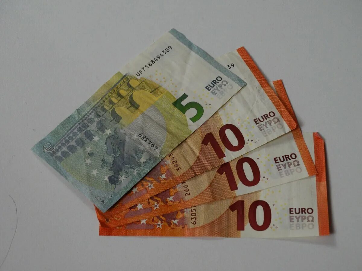 Большие деньги пачками. Пачки денег евро. Большие деньги пачками. 7 миллионов долларов в рублях. Миллион рублей.