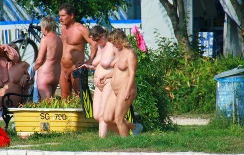 fkk, naturis, nudism, nudist, naturist, nude, beach, candid, voyeur, spy, h...