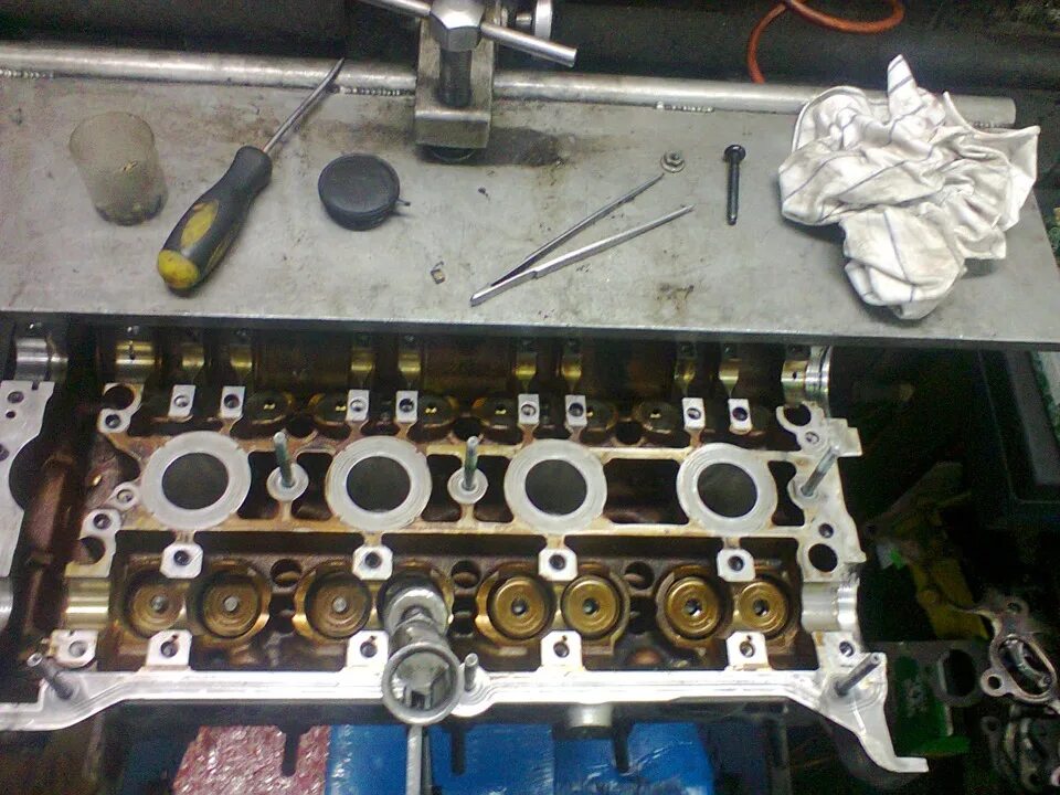 Сборка головки цилиндров. Головка AWT ГБЦ. ГБЦ Пассат б5 1.8 турбо. Направляющие клапанов Фольксваген Пассат б5 1.8 турбо. ГБЦ Пассат б5 1.8.