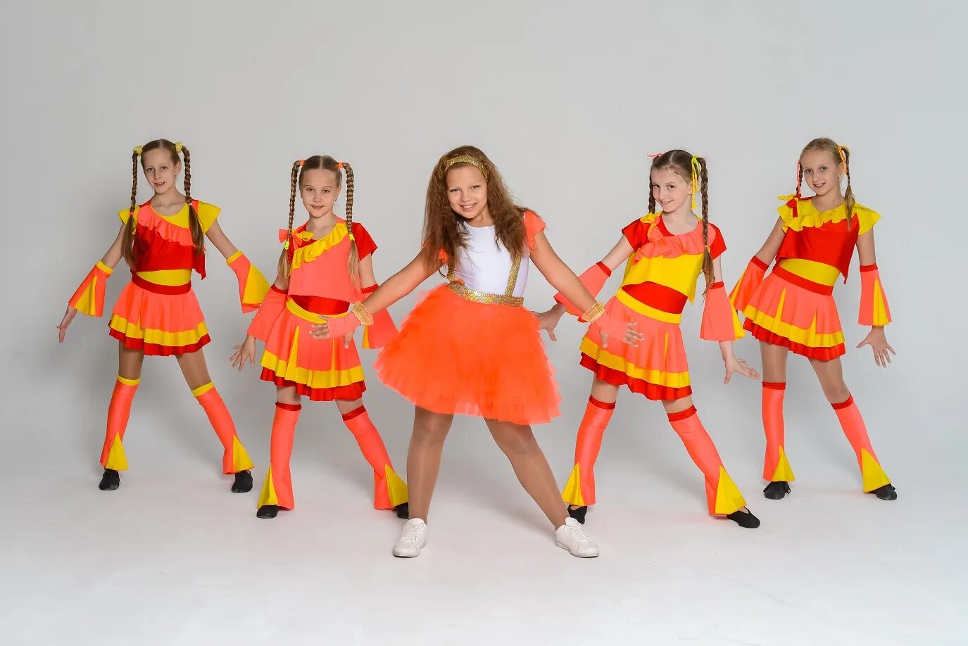 шоу группа улыбка. песня топ топ по паркету. детский вокальный коллектив. коллектив фортуна федорова. улыбки знаменитостей.