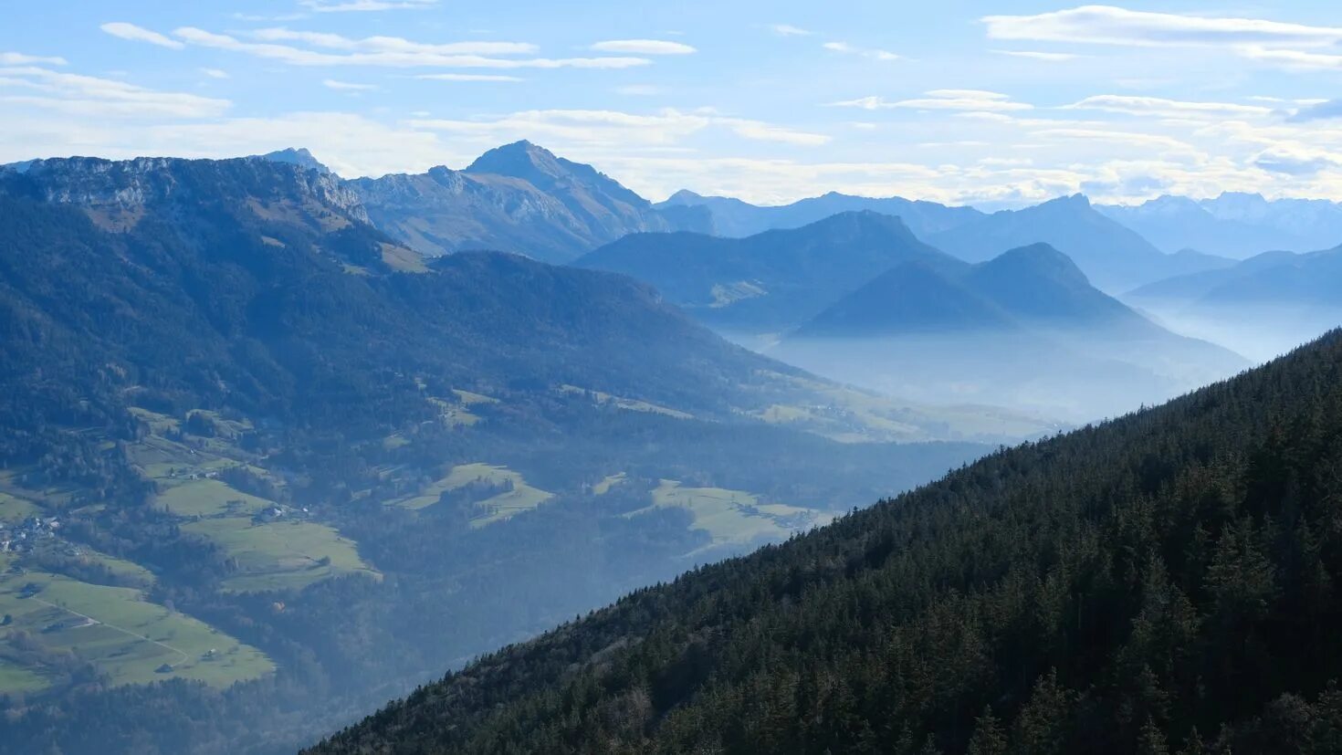 Склоны гор. Гори. На склоне горы. Горы скалы. На склоне горы.