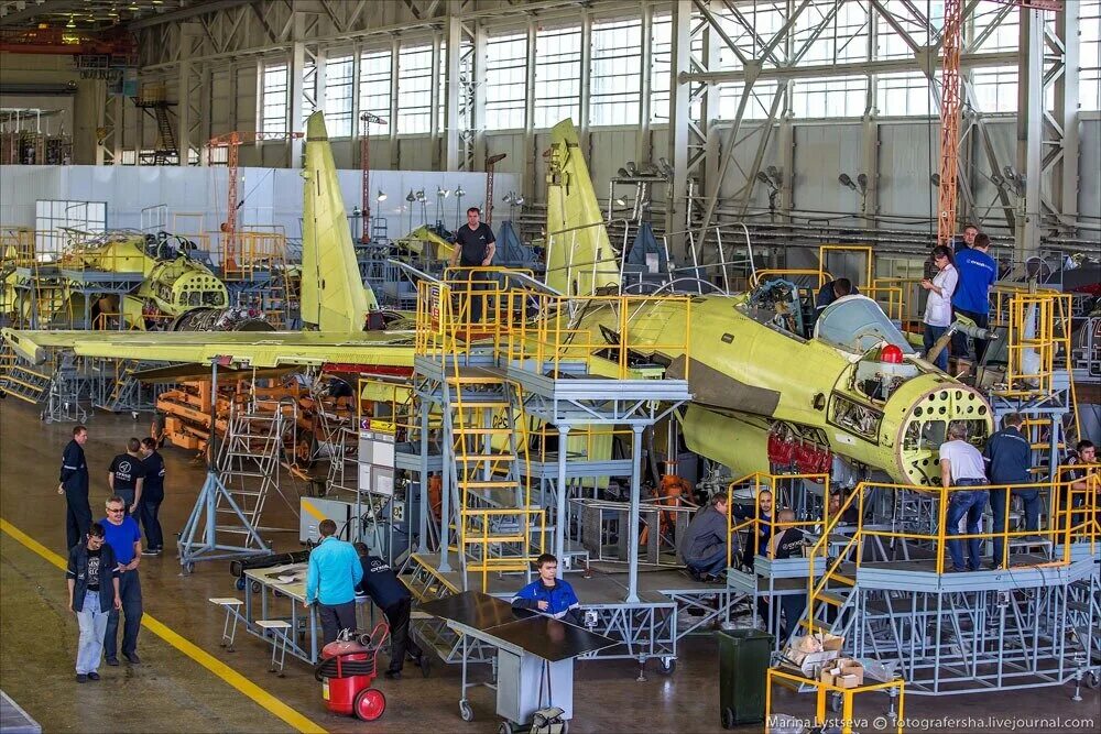 Су27 завод чкалова. Авиационный завод компании сухой. Завод рск миг. Сухой суперджет 100 завод в комсомольске на амуре. Комсомольский-на-амуре авиационный завод им.