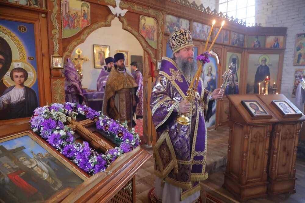 Можно ли есть на воздвижение рыбу. Воздвижение креста господня служба. воздвижение креста господня богослужение. воздвижение креста господня патриаршее богослужение.