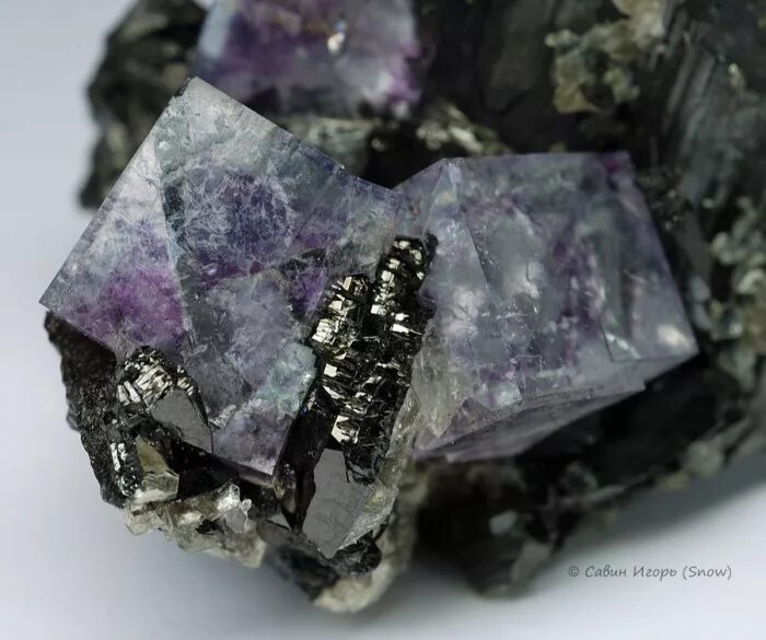 Руда вольфрама. Вольфрамит минерал. Вольфрам / wolframium (w). Вольфрамо-молибденовые руды. Гюбнерит вольфрамит.