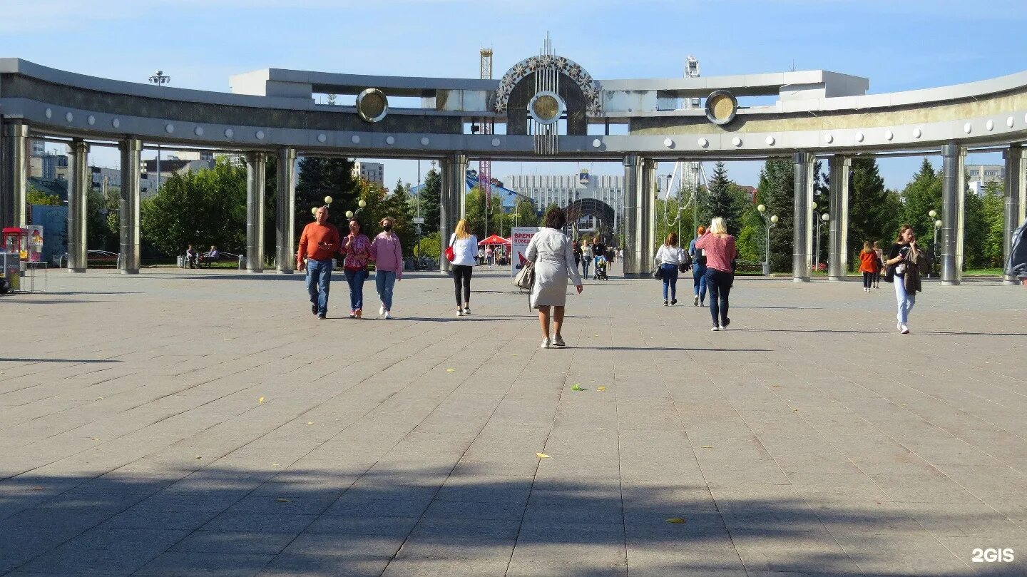 Арка тюмень. Тюмень площадь арка.