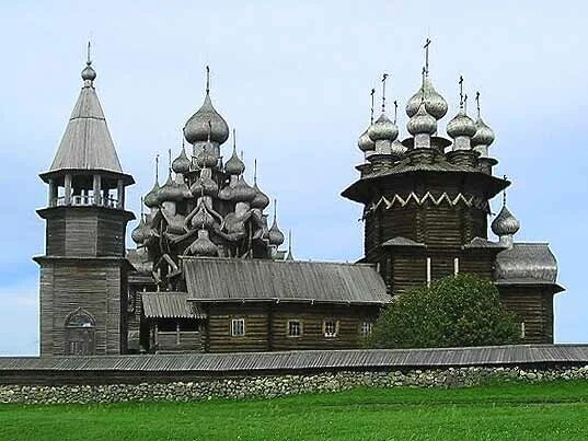 Кижи церковь преображения господня. Кижи колокольня кижского погоста. Остров кижах каменная гряда. Шатровая колокольня кии. Кижи храм.