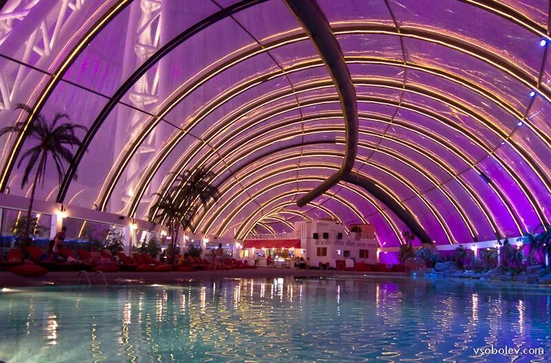 Sky beach club астана. Хан шатыр астана пляж. Хан шатыр аквапарк. Хан шатыр пляж. Sky beach club.