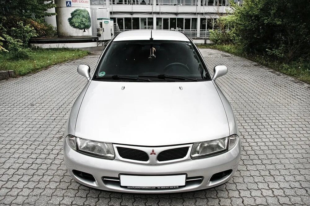 8 2001. 8. митсубиси харизма 1. мицубиси каризма 1. Mitsubishi carisma 2000 года.