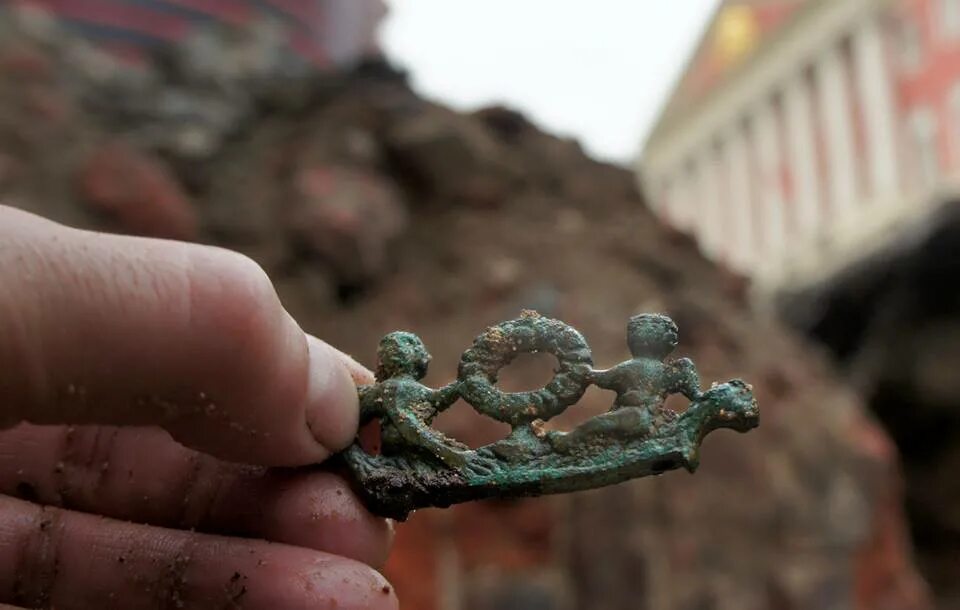 Раскопки в москве. Раскопки китайгородской стены. Археологический раскоп. Артефакт музеи москвы. Г москва находки.