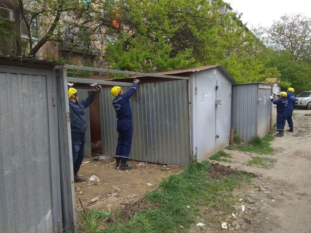 Как узнать снесут ли гараж. Демонтаж гаража. гараж самострой. самовольный гараж. сносят гаражи.