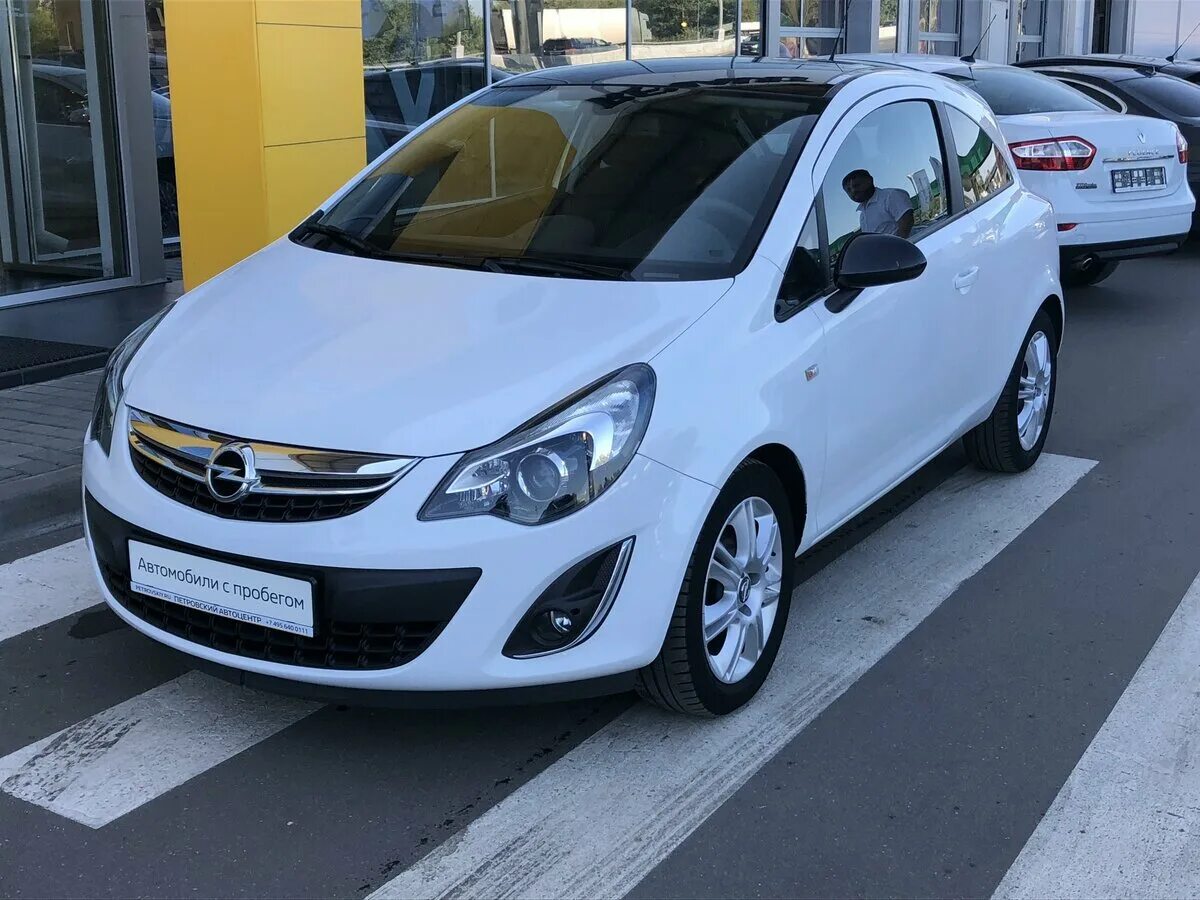 Купить опель корса автомат. Opel Corsa 2013. Opel Corsa 2013 1.4. Opel Corsa 14. Опель Корса д 2013 1.2.