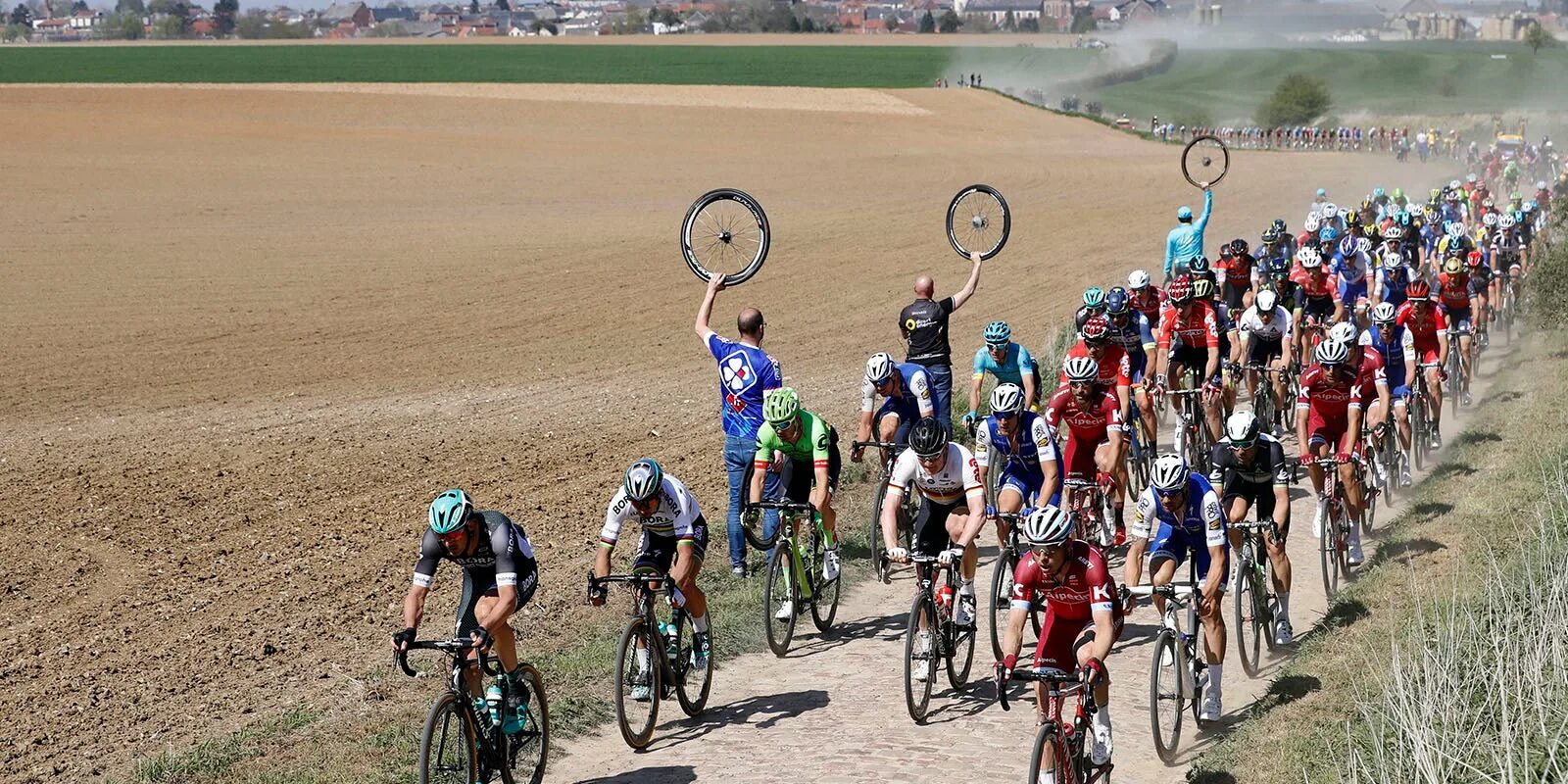 Гонка Париж Рубэ. Велогонка в Париже. Победитель велогонки Париж Рубэ. Specialized Roubaix на Париж Рубэ. Велогонка париж