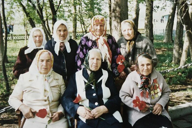 Погода крутец каменский. Погода крутец каменский. Мотоцикл врезался в дерево. Хутор рыбальчино воронежская область. Крутец саратовская область кладбище.