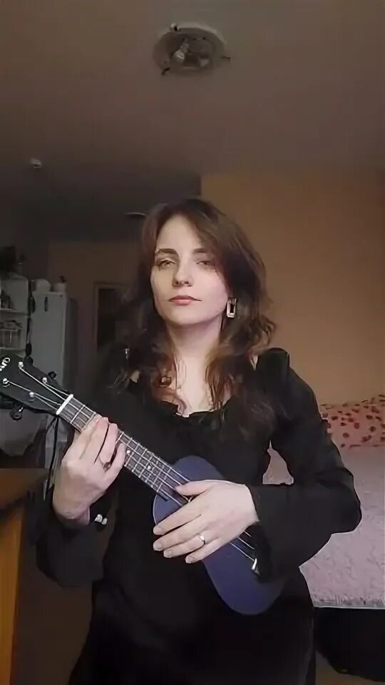 Аккорды. Песня dream on укулеле аккорды. Ведьма на укулеле. Ведьма на укулеле. Ведьма на укулеле.