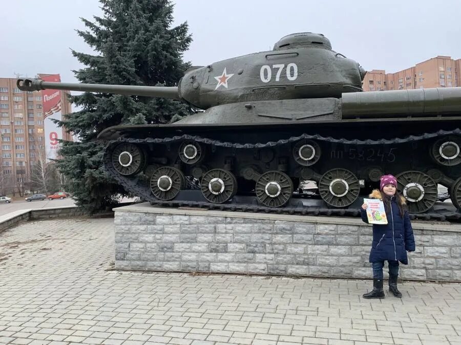 В каком городе установлен памятник танковому. ИС 2 В Нижнекамске. Ис2 танк в Калаче. Танк ИС-2. Памятник танк в Батырево.