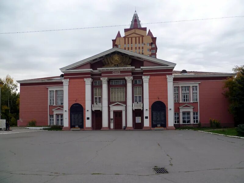 Пермский театр кукол. Кукольный театр Пермь. Пермский кукольный театр здание. Город Пермь театр кукол. Театр пермь сегодня