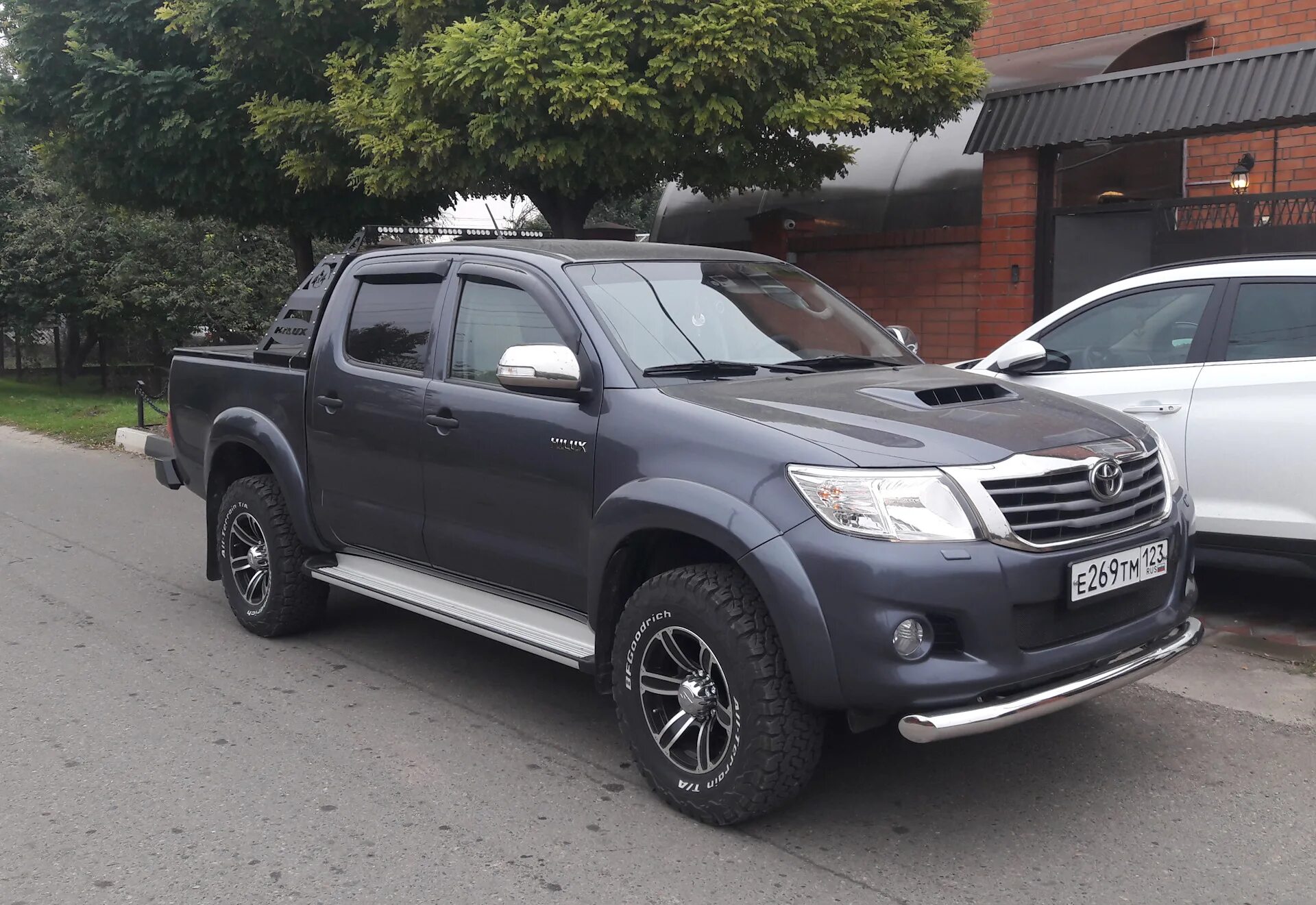 Toyota Hilux 2012. Тойота Хайлюкс 2012 года. Дуга Toyota Hilux 2014. Тойота Хайлюкс 7. Купить хайлюкс с пробегом авито