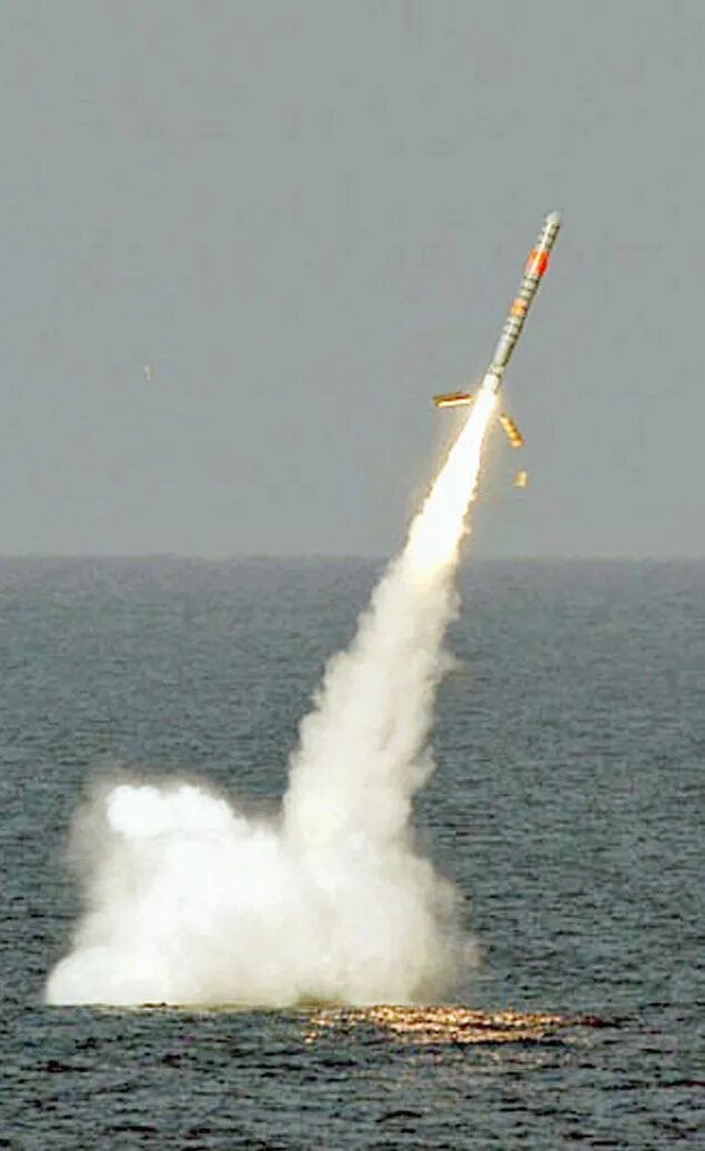 Ракеты томагавк. BGM-109 Tomahawk. Крылатая ракета томагавк. Tomahawk Cruise Missile. BGM-109 Tomahawk Cruise Missile.