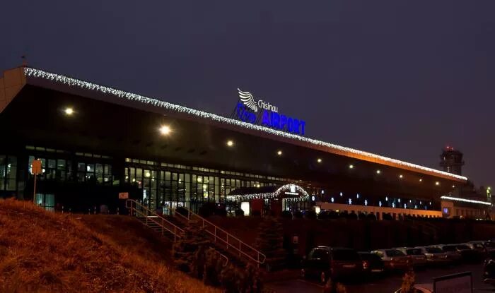 Аэропорт Кишинев. Кишиневский аэропорт. Ночной аэропорт Кишинева. Ночной аеропорт Кишинёв. Аэропорт кишинев сегодня