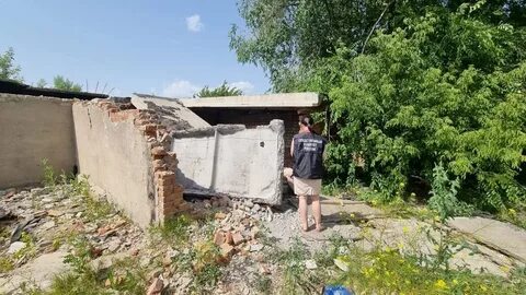 Подростки нашли дыру в своем гараже