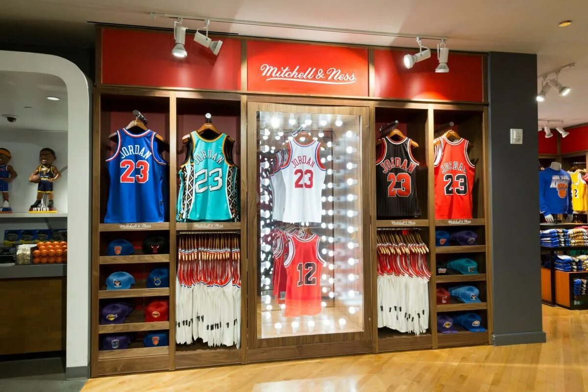 Want this shop. Магазин бренд шоп. Шоп магазин. Бренд одежда для NBA. Бренд шоп логотип.