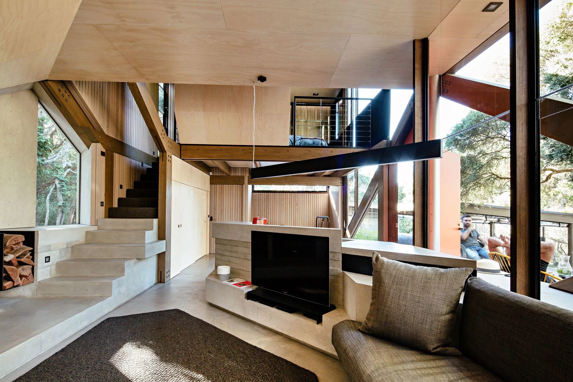 Luxurious Glass House with Impressive Glass Walls and Lighting Design Glass hous