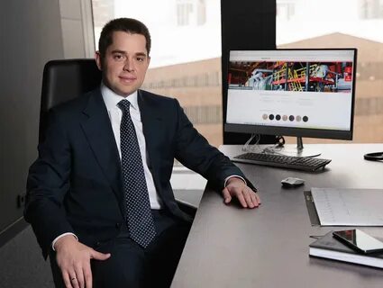 Артемом комаровым