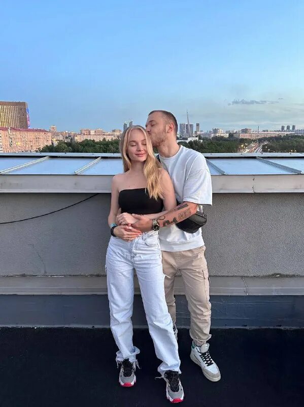 сколько лет коле женат на марине