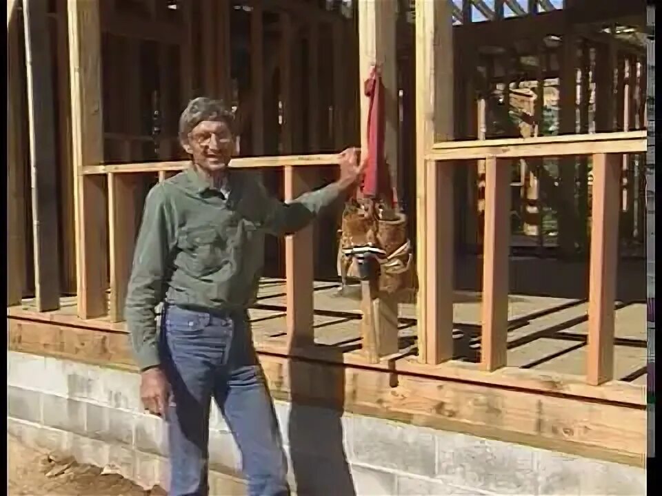 Ларри хон крыша. Молоток ларри хона. Ларри хон полы. Плотник ларри хон. Ларри хоон.