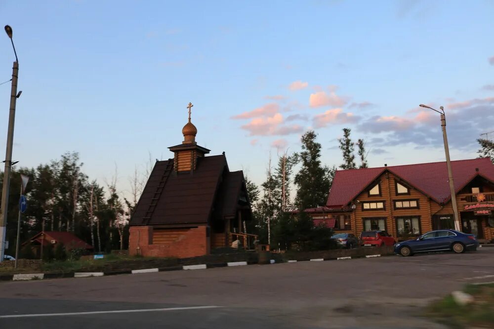 Км деревня. Часовня на м4 Тульская обл.. Деревня большое Чернево Тульской. Большая Чернева Веневский район. Часовня на трассе м4 Дон.