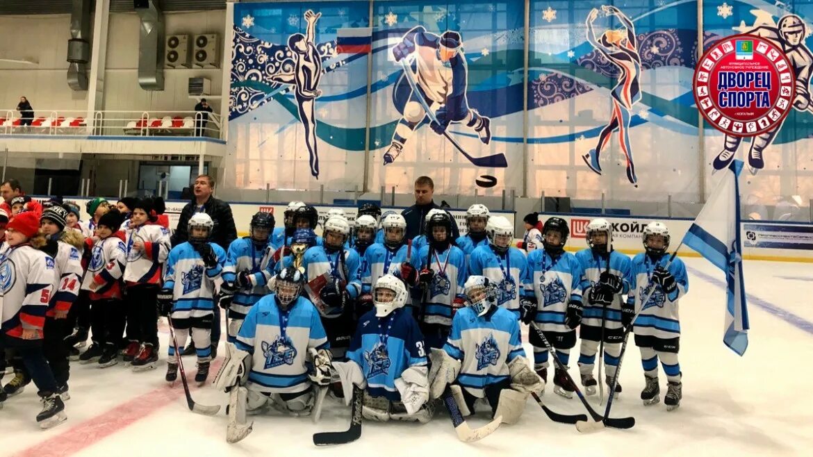 Мау дворец спорта. Айсберг Когалым. Айсберг Когалым хоккей. Когалым Айсберг хоккей команда 2022. Игроки хоккейной команды Айсберг Когалым.