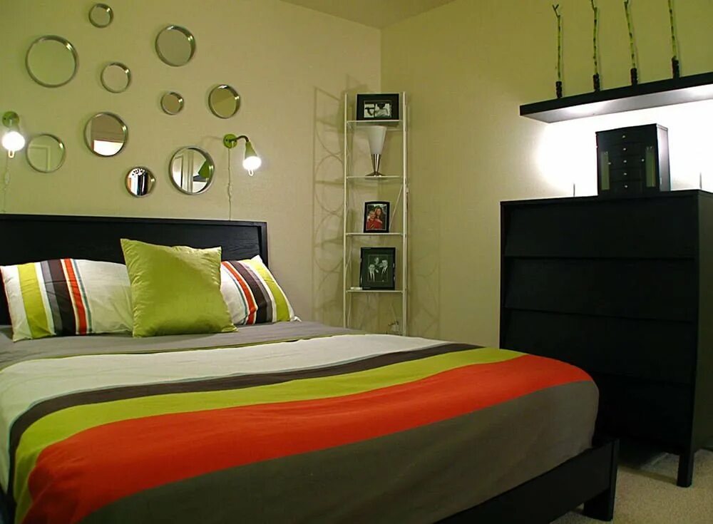 Small color. Гостиная с детской зоной. Цветовые решения для спальни. Интерьер в желтых тонах. Small color.