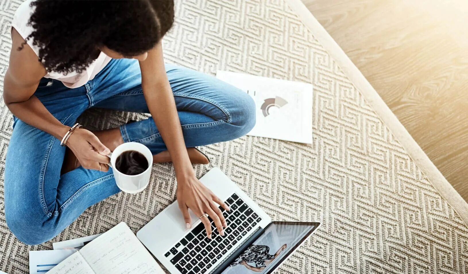 Working work отзывы. Надомник. рабочие места надомников. надомники картинки. working from home картинки.