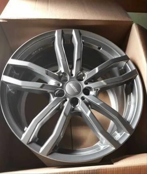 1 4x 21. Диски Alutec r20. Alutec DRIVEX 9x20. Alutec 9,5x21/5x112 et53 d66,5 DRIVEX Metal Grey Front Polished. Alutec DRIVEX Metal Grey.