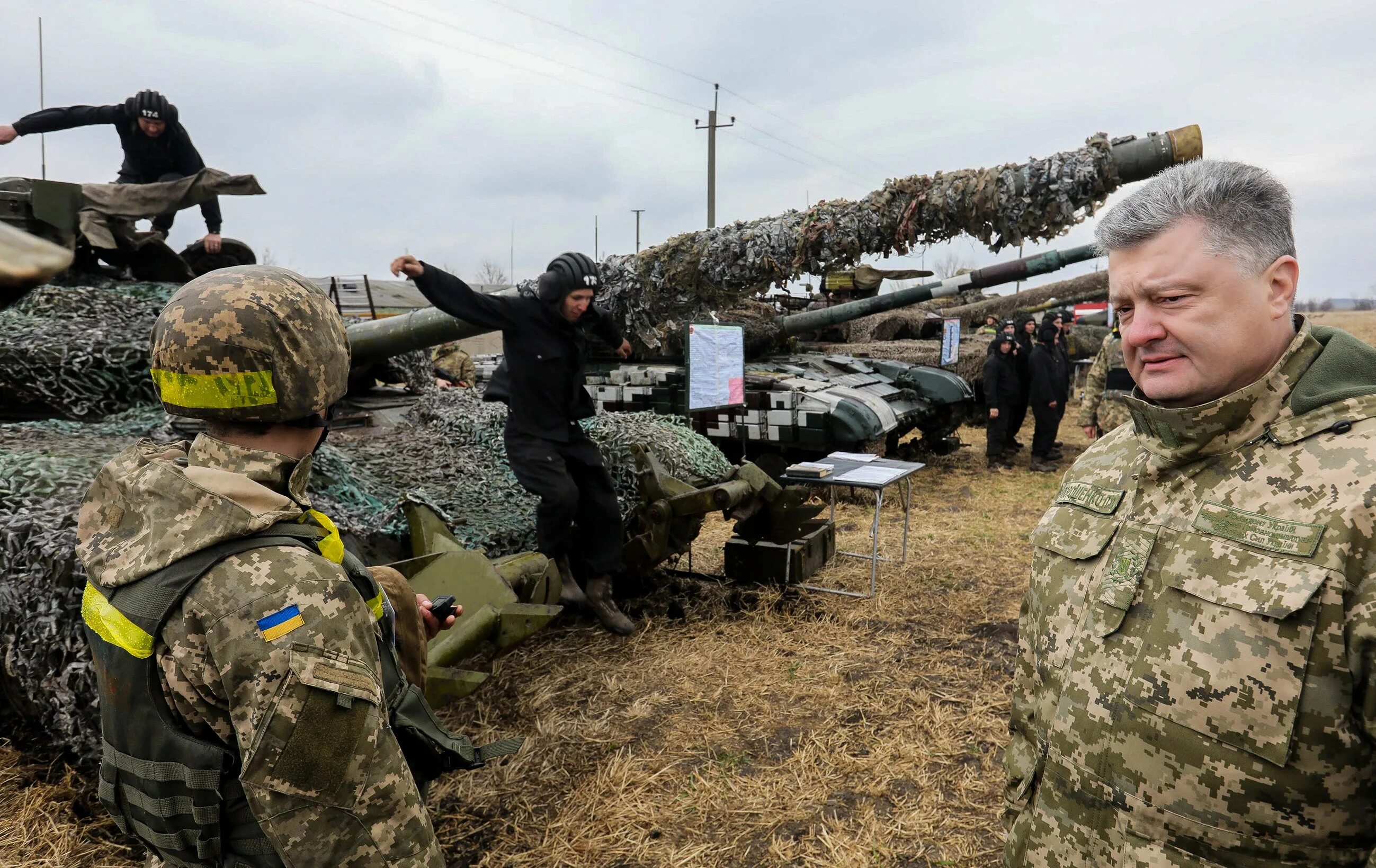 Украина обстановка на сегодня ютуб. Порошенко АТО. Порошенко ВСУ. Порошенко о Донбассе.