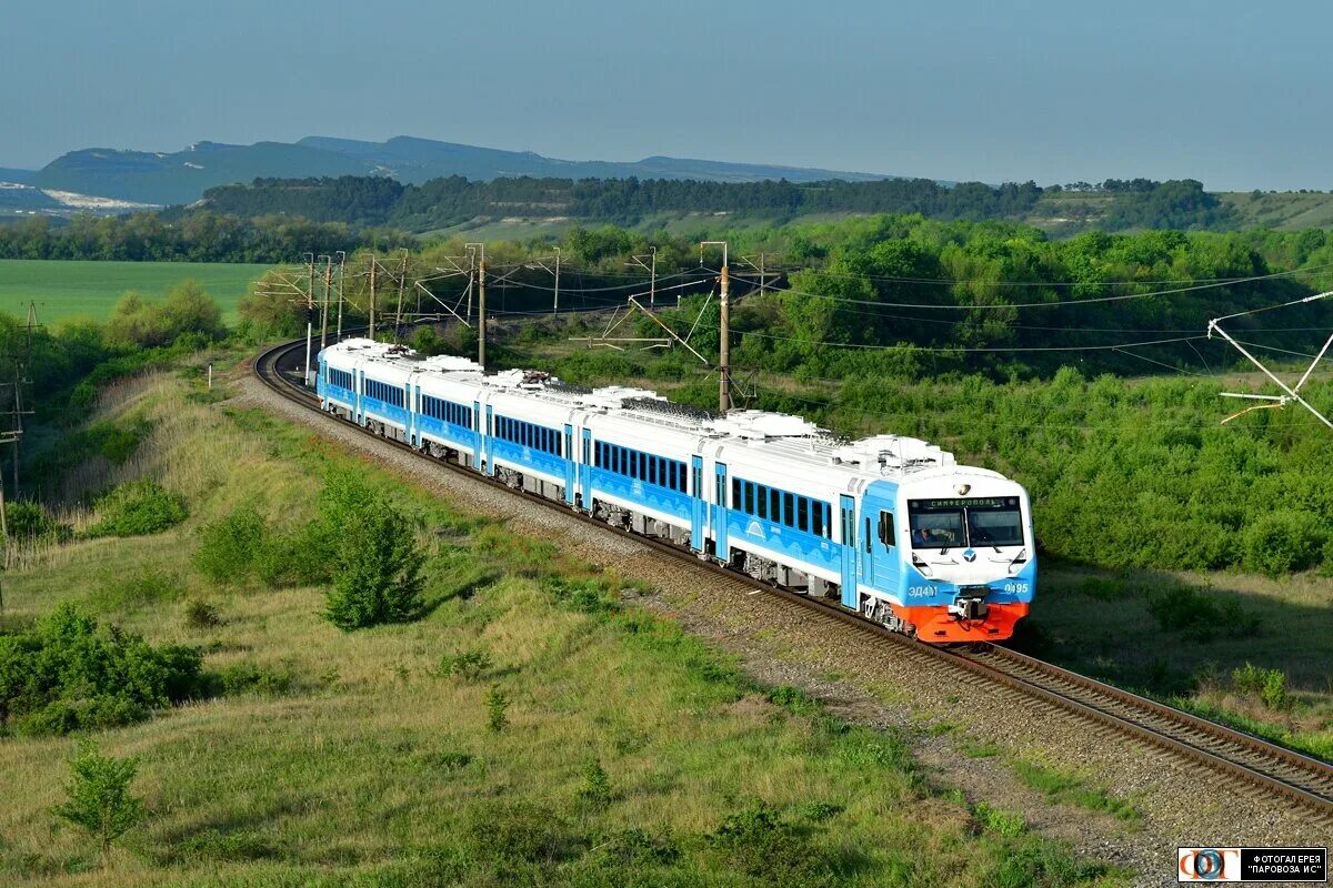 Железная дорога симферополь. Электропоезд эд4м Крым. КЖД Крымская железная дорога. КЖД Симферополь. Электропоезд эд4м в Симферополе.