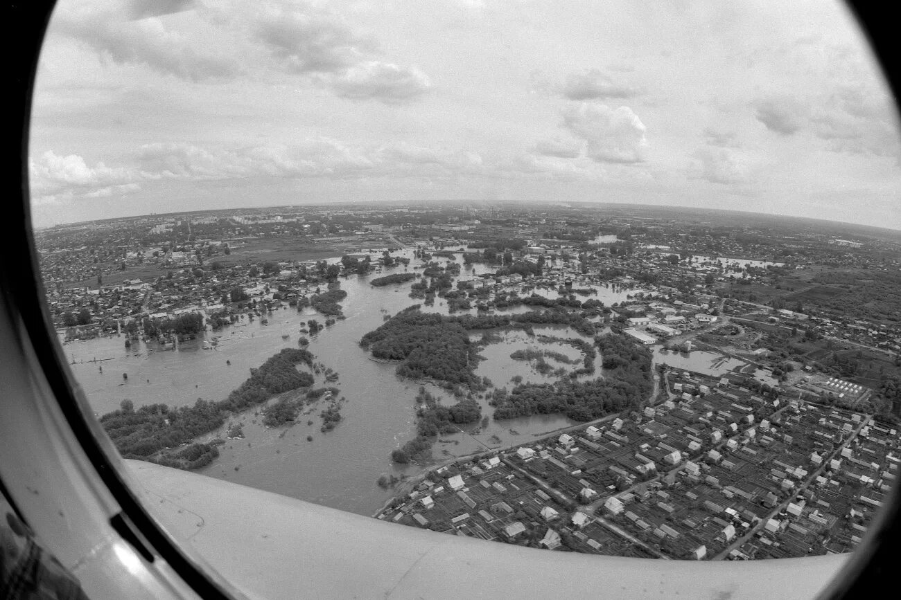 От 1 июля 1994 г. Прорыв плотины Киселевского водохранилища. Наводнение в Серове 1993. Прорыв плотины в Серове в 1993. Прорыв плотины Киселёвского водохранилища 1993 г.