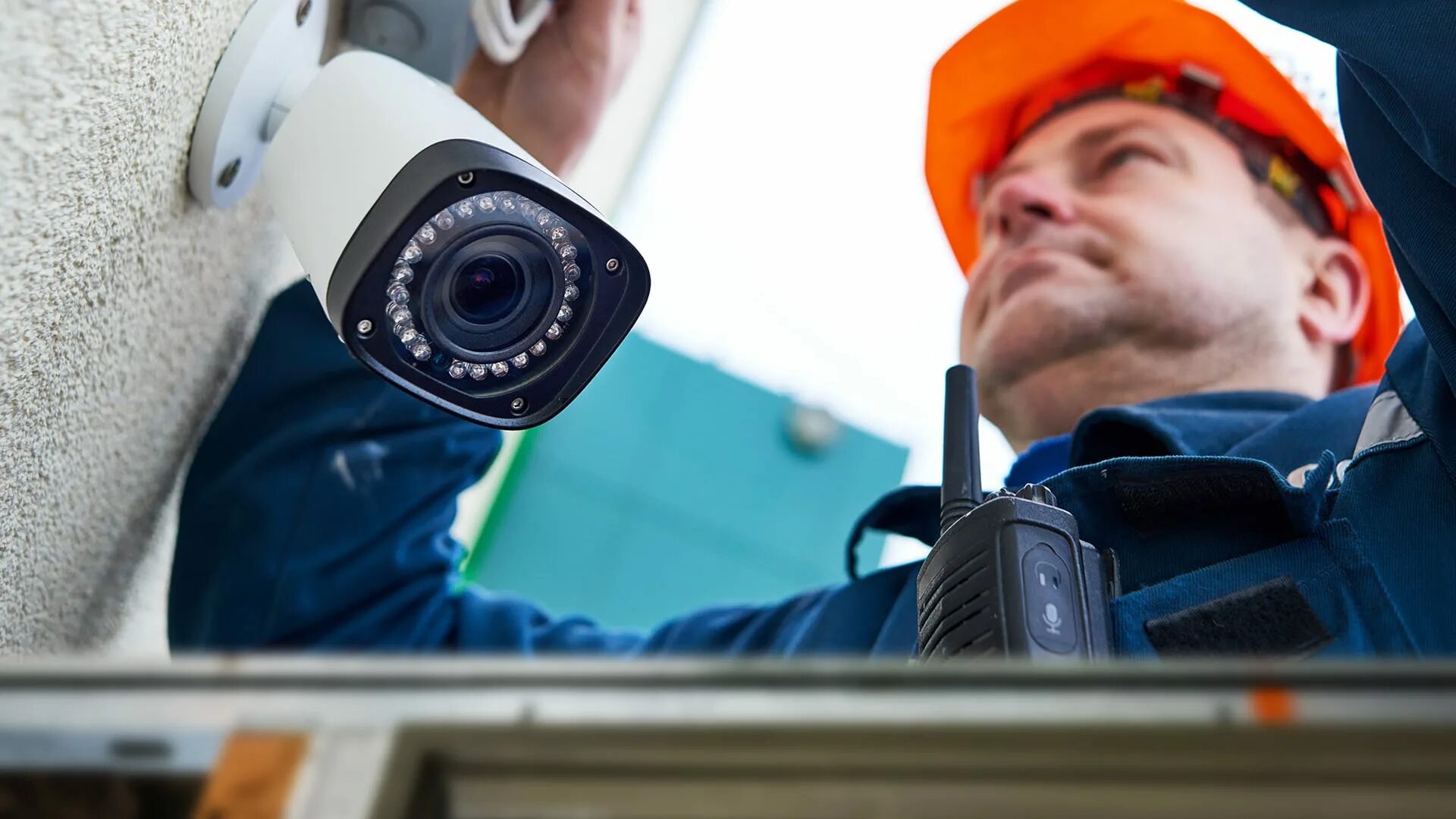 Construct security. Монтаж видеонаблюдения. ремонт видеонаблюдения. домофон с видеонаблюдением. security camera sales in hiper market.