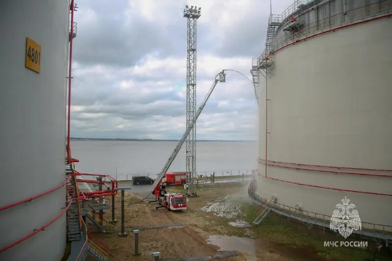 Нефтяной терминал санкт-петербург угольная гавань. Нефтеналивной терминал спб. Где находится петербургский нефтяной терминал. Где находится петербургский нефтяной терминал. Где находится петербургский нефтяной терминал.