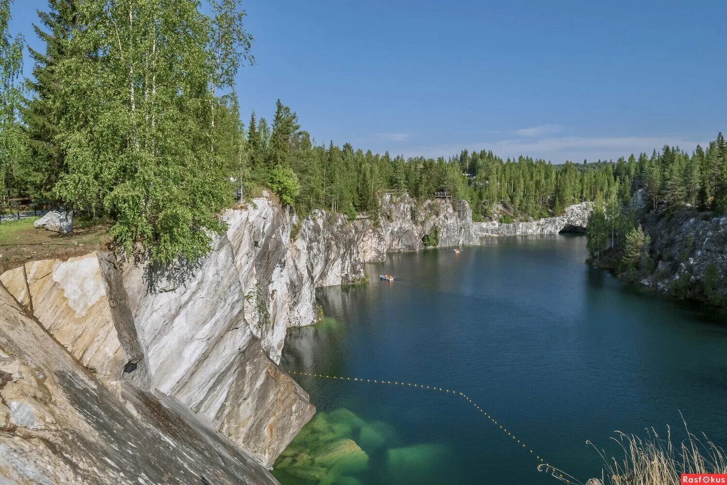 Сортавала парк рускеала. Сортавала каньон Рускеала. Карелия Сортавала Рускеала. Карьер Рускеала. Горный парк Рускеала.