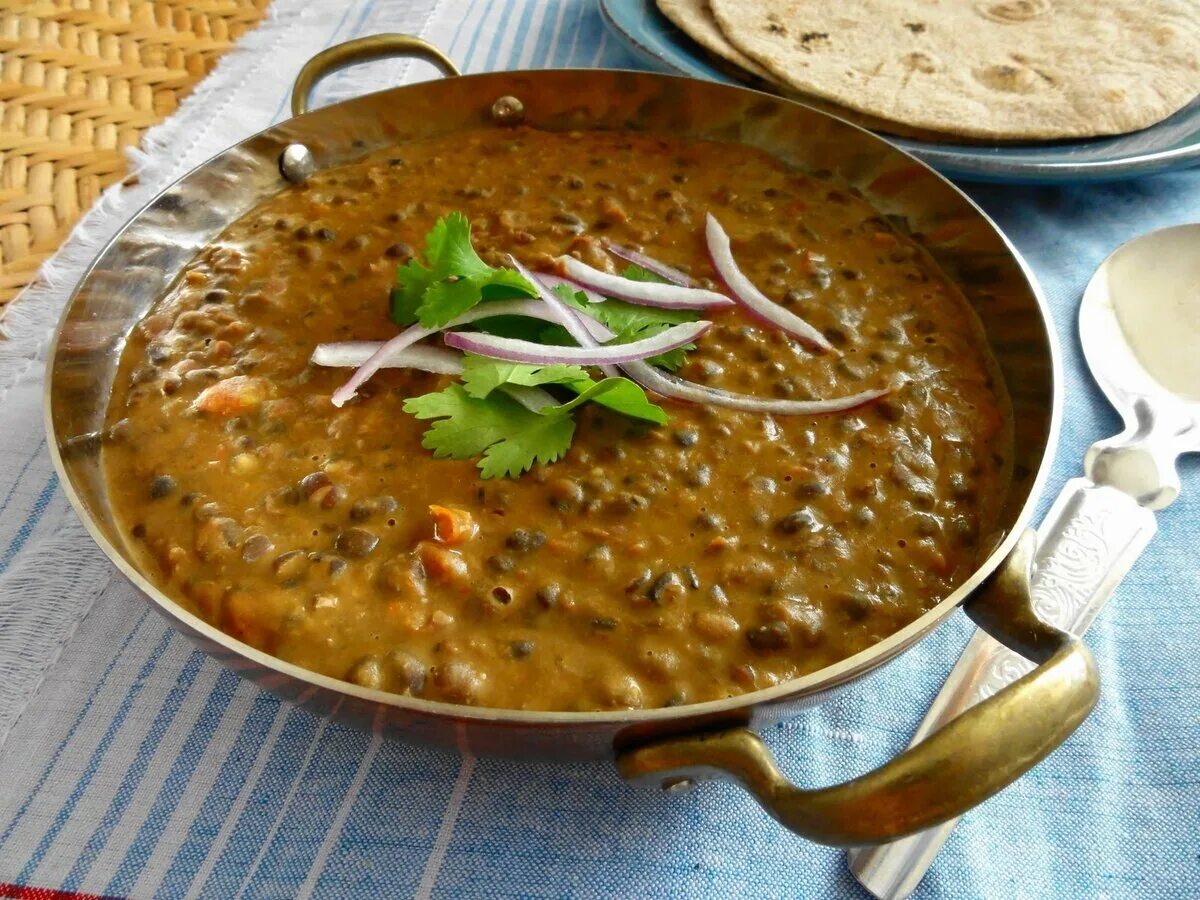 Пряный дал. Суп дхал Индия. Дхал карри. Dal Makhani блюдо. Dal Makhani фото.