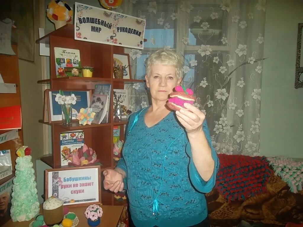 конкурс мамины руки не знают скуки. картинка бабушкины руки не знают скуки. бабушкины руки не знают скуки выставка поделок. выставка бабушкины руки не знают скуки. выставка мамины руки.