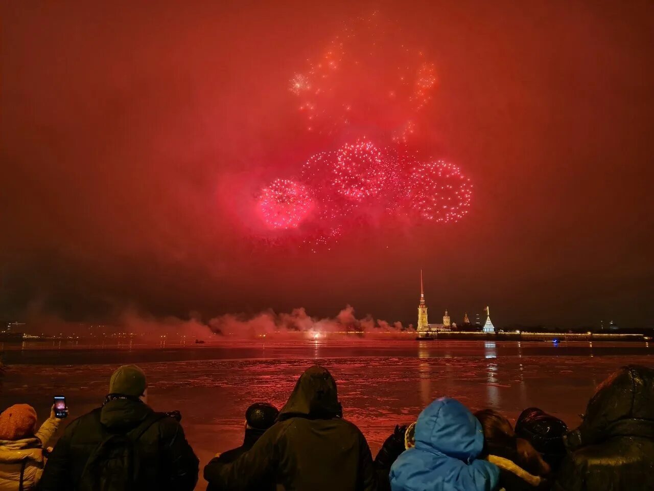 Блокада салют. Петропавловская крепость салют. 27 Января салют Петропавловская крепость. Снятие блокады Ленинграда салют. Салют в честь прорыва блокады Ленинграда.