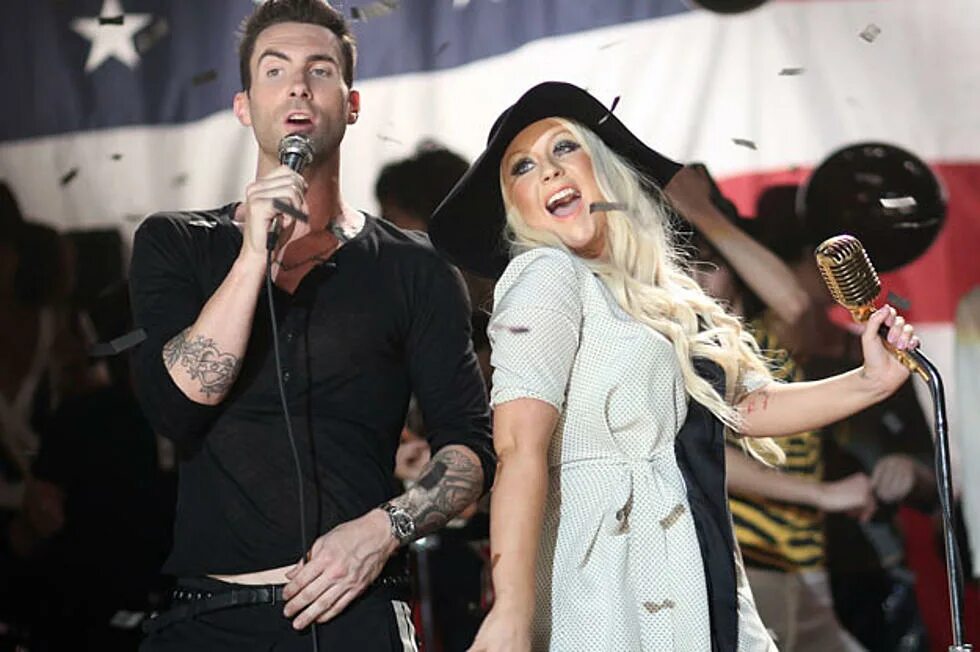 Лайк джаггер. Марун 5 лайк Джаггер. Adam Levine Christina Aguilera.