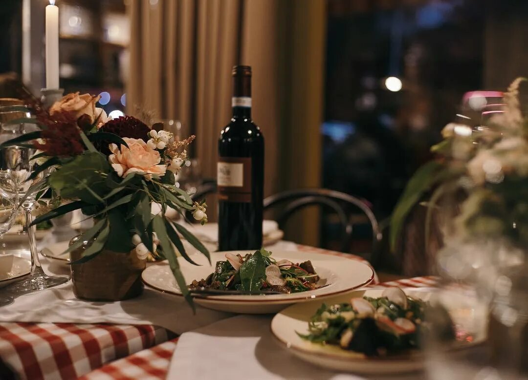 Фотосессия в ресторане. Вечернее кафе интерьер. Вечернее кафе. Ресторан квадри в венеции. Каждую вечер ресторан.